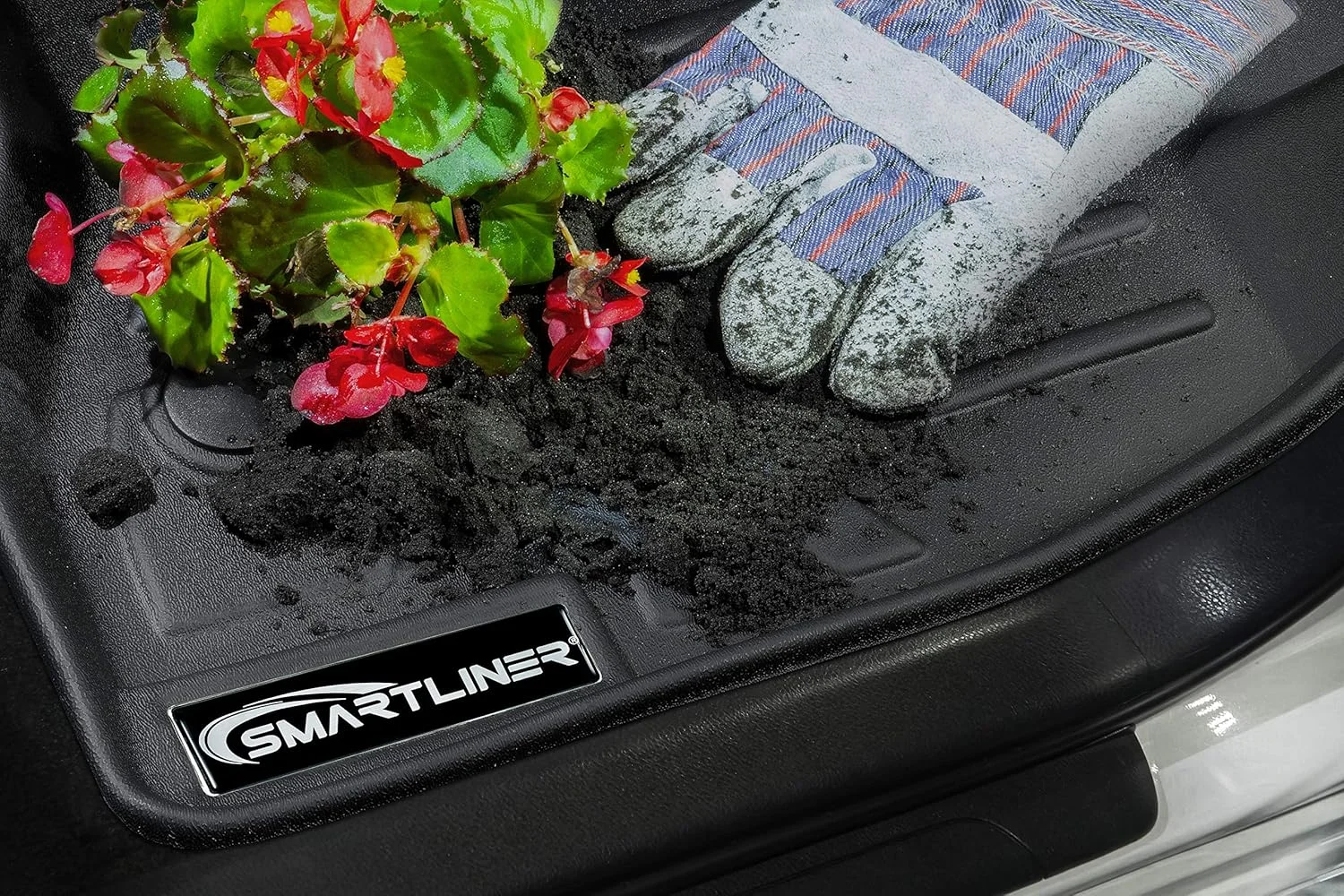 SMARTLINER All Weather Custom Fit Cargo Liner - Edge Detail