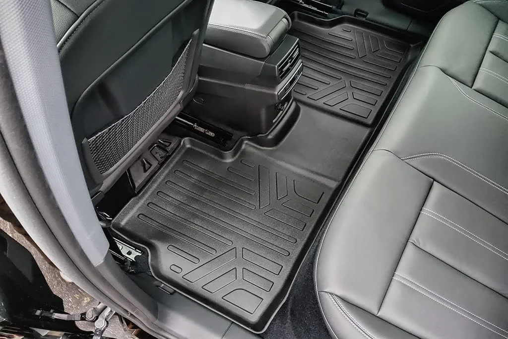Cleaning SMARTLINER floor mats with water