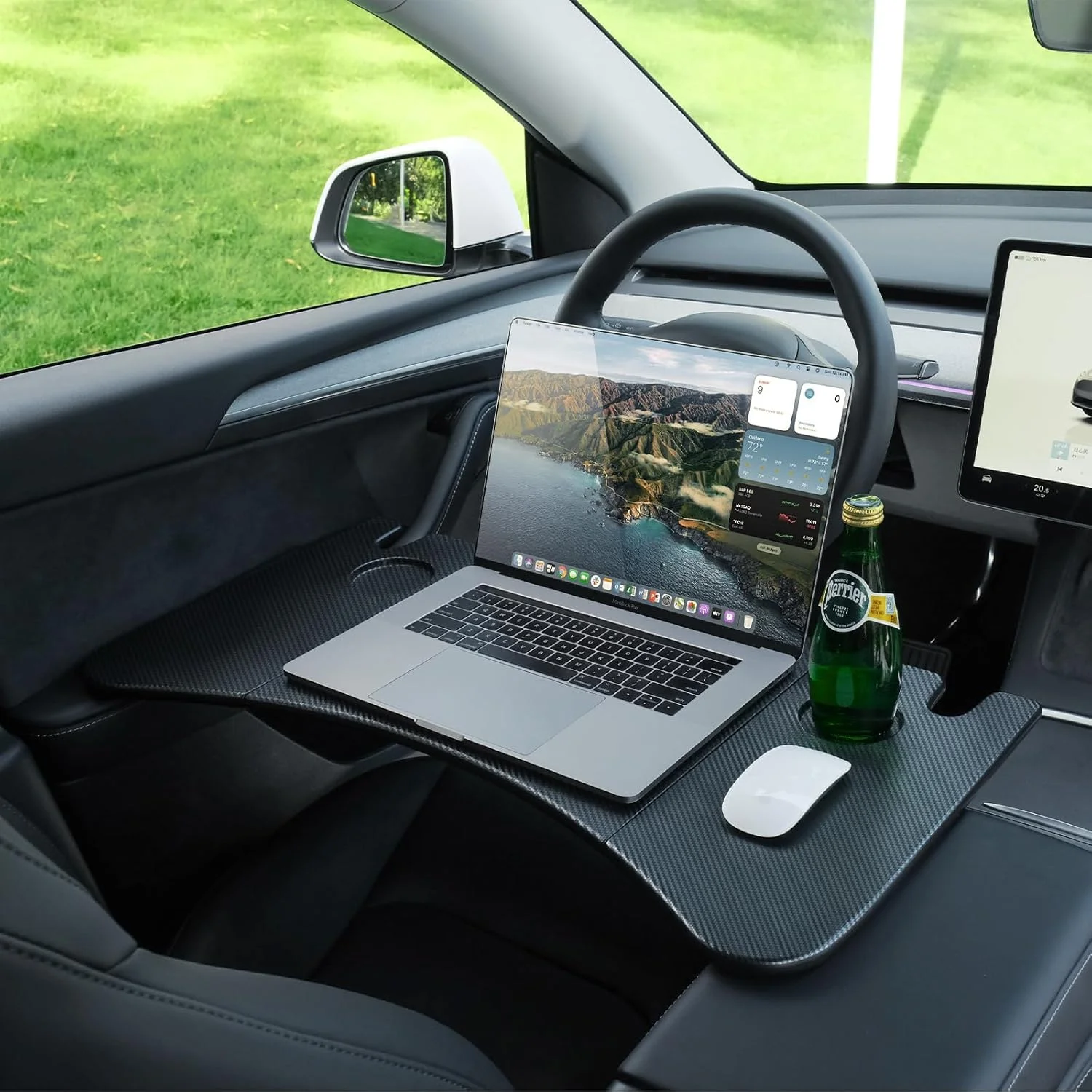 YONZEE Tesla Carbon Fiber Foldable Desk in action